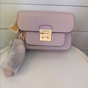 NWT Michael Kors Powder Blush Leather Medium Flap Messenger